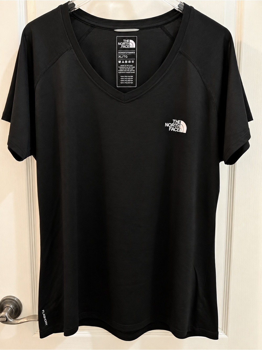 The North Face Black Women's V-Neck Active Tee XL